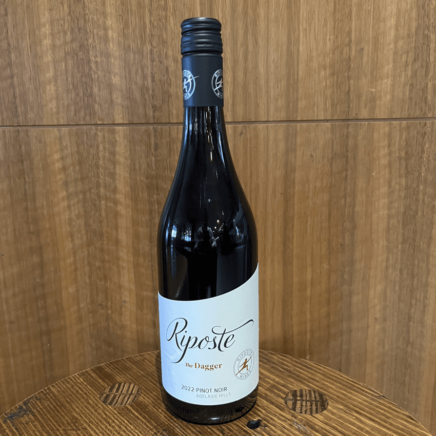 Riposte Dagger Pinot Noir Bottle
